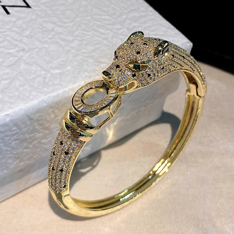 Féline Pavé Cuff Bracelet — detail view 13