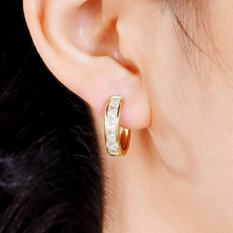 Éclat Princess-Cut hoop earrings — fine jewelry close-up