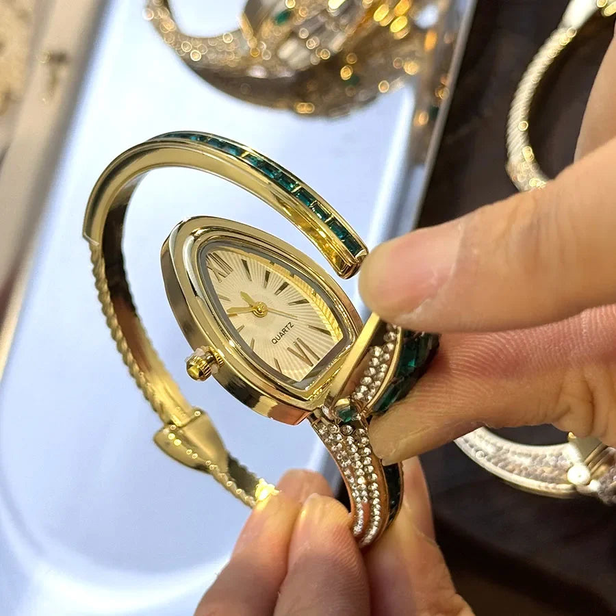 Serpentina green crystal bracelet watch on ivory stone — detail 3