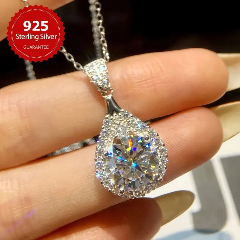 Étoile Drop Moissanite Necklace