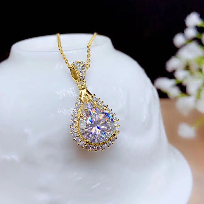 Étoile Drop Moissanite Necklace