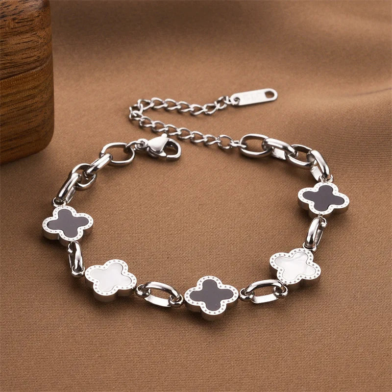 Élan four-leaf clover bracelet on ivory stone — detail 5