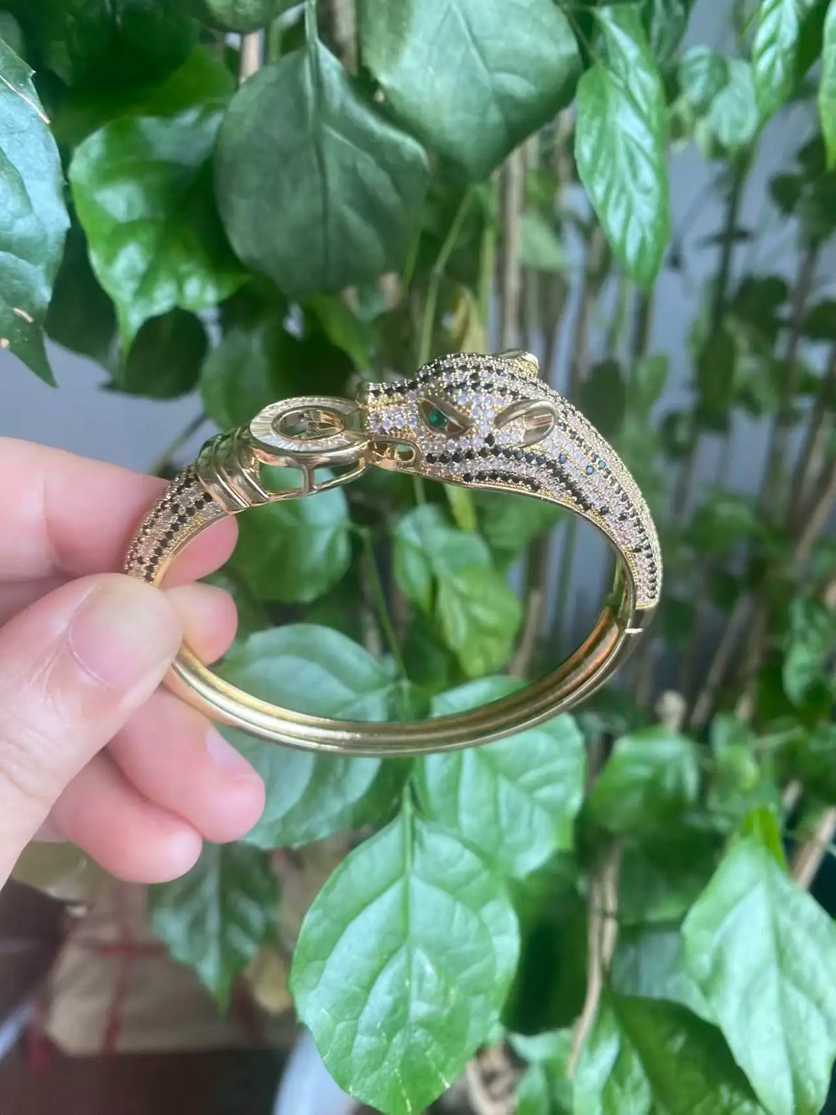 Féline Pavé Cuff Bracelet — detail view 6