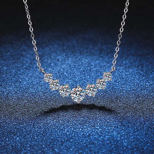 Aurora Oval moissanite necklace — oval pendant detail
