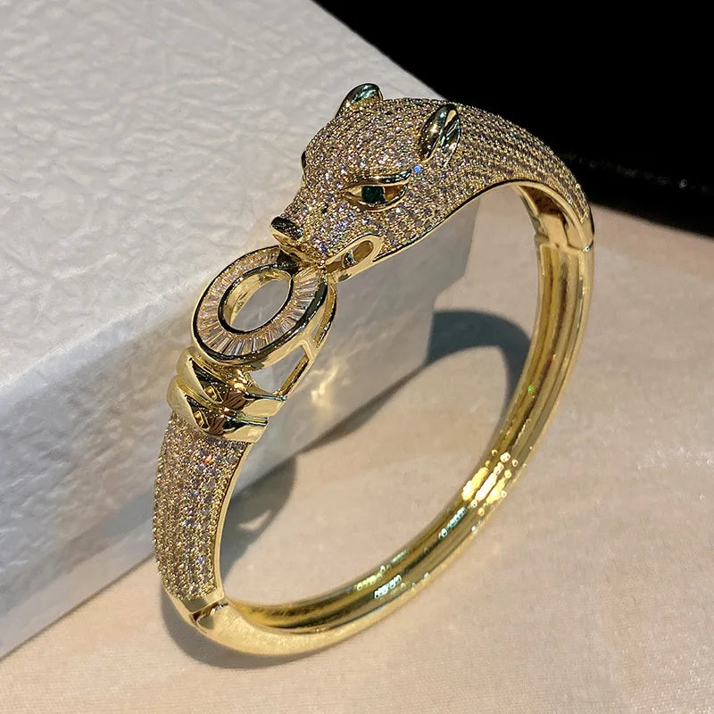Féline Pavé Cuff Bracelet — detail view 8