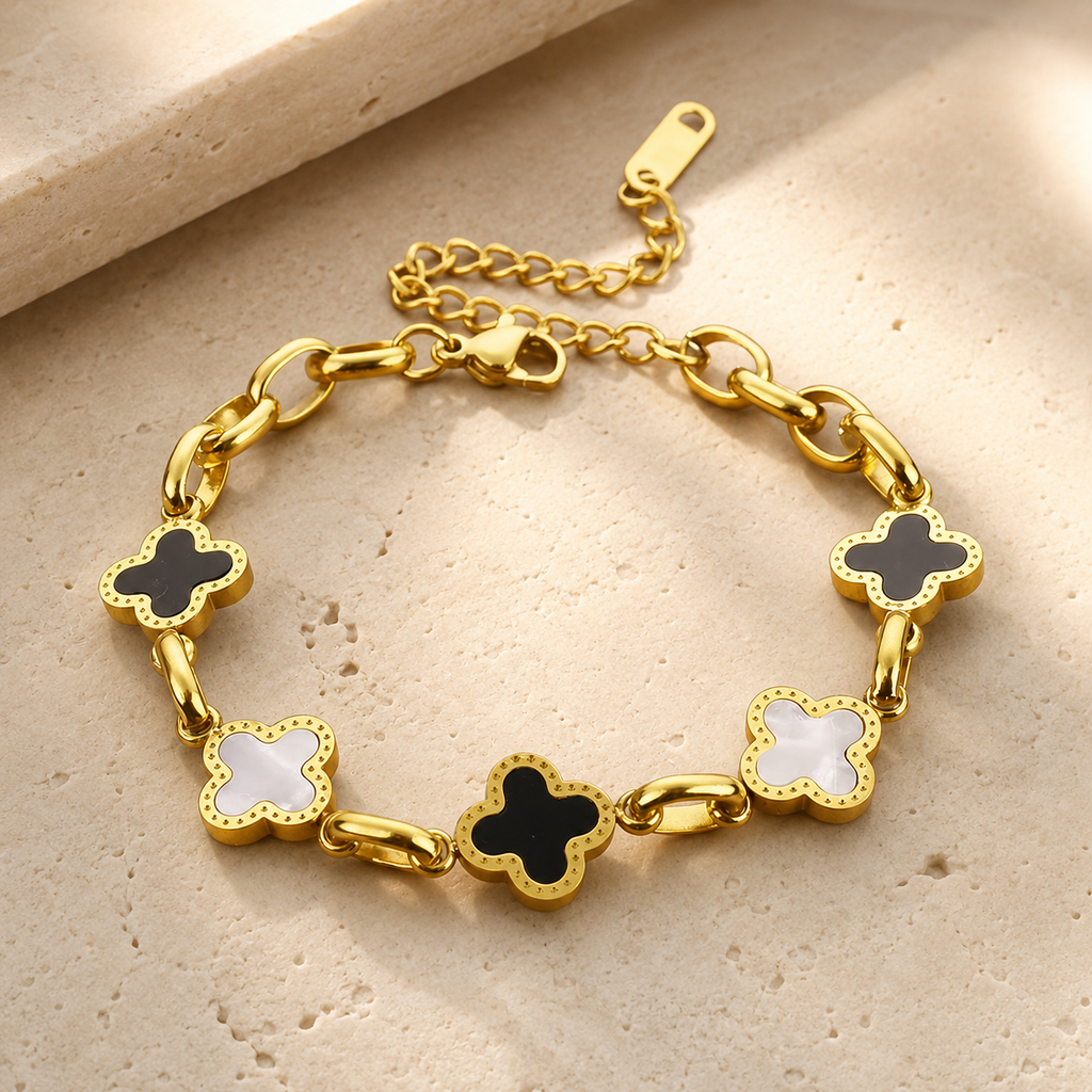 Élan four-leaf clover bracelet on ivory stone